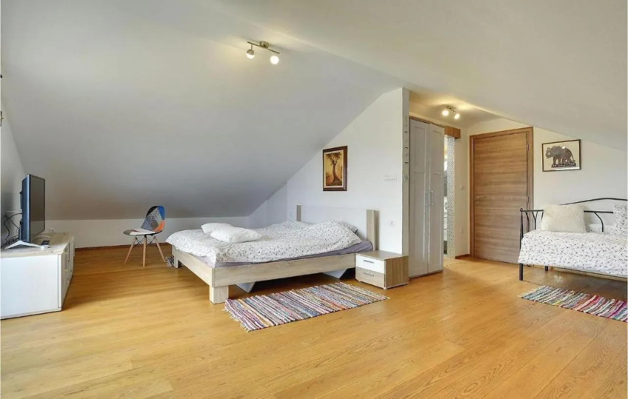 Villa Biba Near Medulin, Istria ポメル