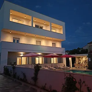 Apartmant & Rosa Medulin Maison d'hôtes